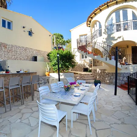 ヴィラ La Paz By Interhome カルプ